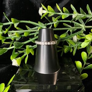 Fun Dainty Bezel Ring Moissanite Sz 7